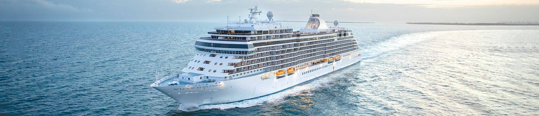 Seven Seas Splendor at sea