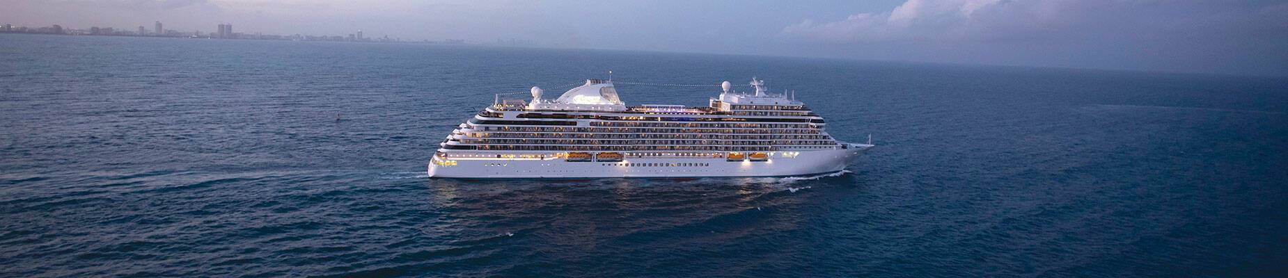 Seven Seas Splendor at sea