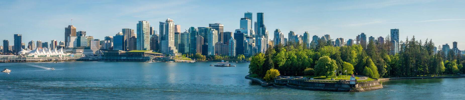 Panoramic image of Stanley Park and the city of Vancouver, Canada
