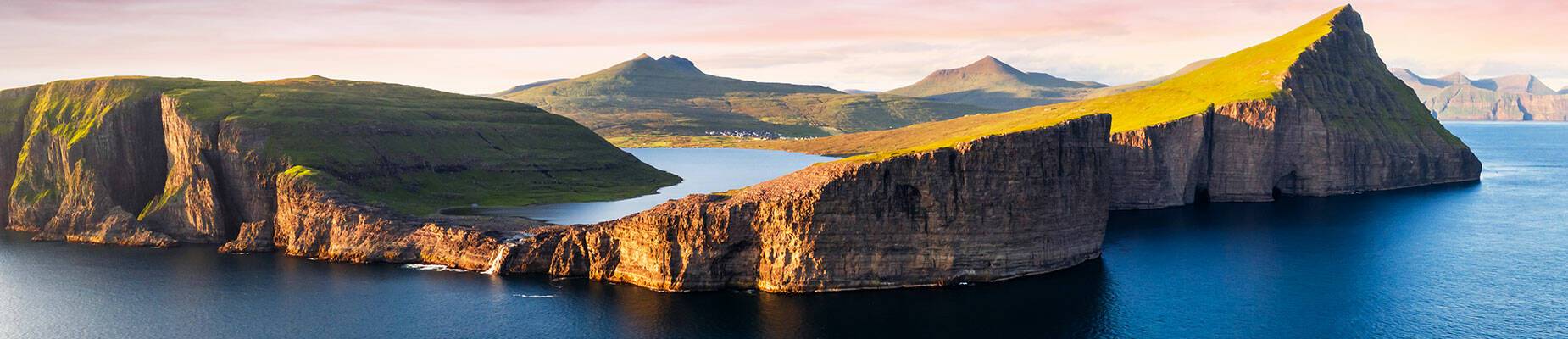 Sorvagsvatn at sunset
