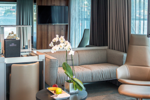 Riverview Suite, Emerald Radiance