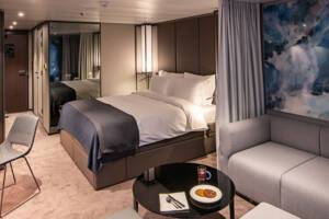 Bedroom, Grand Deluxe Verandah Suite (AD), Scenic Eclipse II