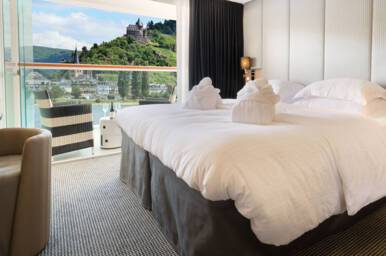 Junior Balcony Suite, Scenic Pearl - Image based on Balcony Suite, configuration may vary