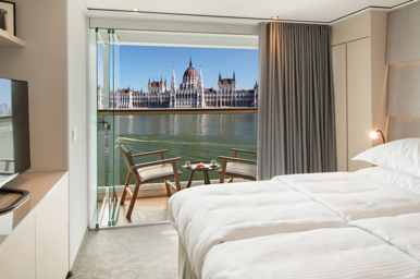 Grand Balcony Suite, Emerald Lumi - Configuration may vary