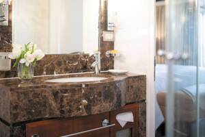 Grand Suite Bathroom, Seven Seas Voyager