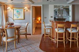 Royal Suite Living Area (R1), Silver Whisper