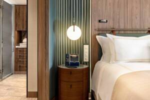 Vista Suite Bedroom, Vista, Oceania Crusies