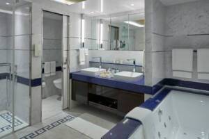 Seven Seas Suite bathroom, Seven Seas Explorer