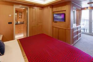 Master Suite Bedroom, Queen Victoria, Cunard