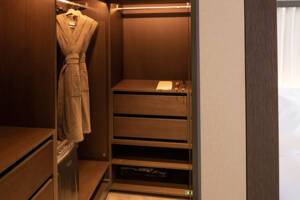 Wardrobe, Spa Suite (SB), Scenic Eclipse II