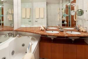Royal Suite Bathroom in Celebrity Constellation