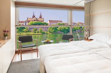 Emerald Panorama Balcony Suite, Emerald Sun