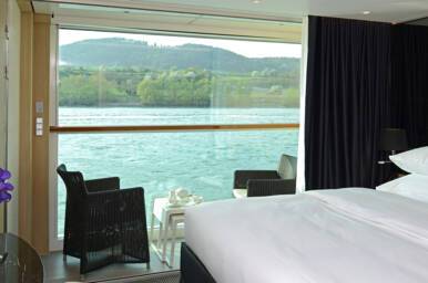 Balcony Suite, Scenic Pearl - Configuration may vary