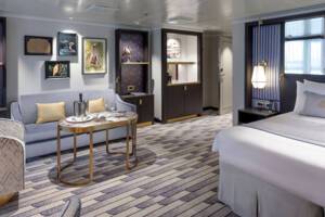 Queens Suite Bedroom & Lounge Area, Queen Anne, Cunard