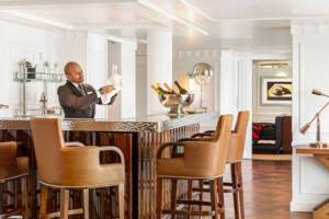 Owner's Suite Bar, Allura, Oceania Cruises