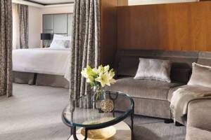 Seven Seas Suite living, Seven Seas Voyager