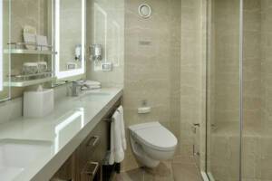 Signature Suite Bathroom, Rotterdam
