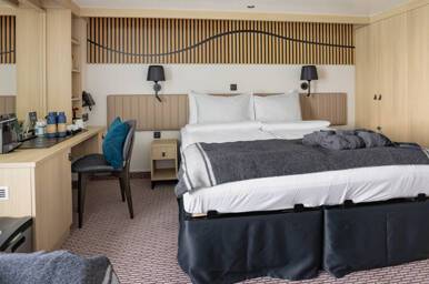 Mini Suite Bedroom, MS Fram, HX - Configuration may vary