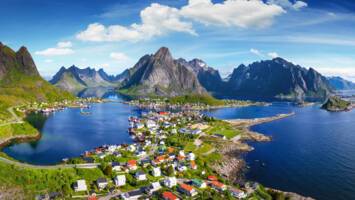 View Cruise2027 No-Fly 5★ Arctic Circle & NorwayDeal
