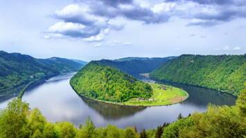 View CruiseDanube Delights & Classic PragueDeal