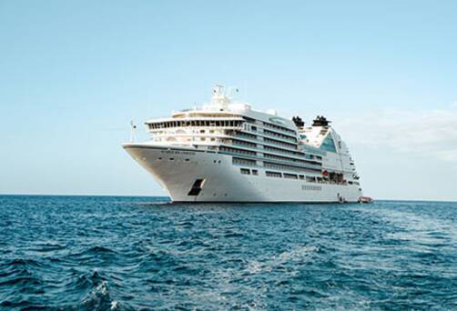 Seabourn Ovation at sea