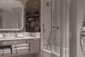 Medallion Suite Bathroom
