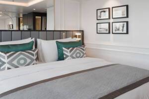 Deluxe French Balcony, S.S. Victoria, Uniwolrd