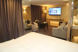 Royal Balcony Suite (R), Scenic Jade