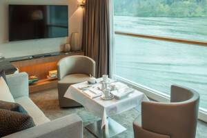 Living Area, Royal Balcony Suite (RR), Scenic Amber