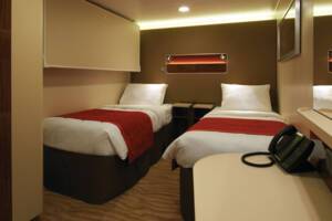 Family Inside Stateroom, Norwegian Breakaway