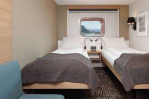 Polar Outside Cabin (N2), Kong Harald