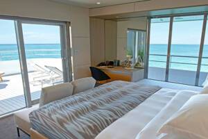 Emerald Sakara Yacht Suite Bedroom