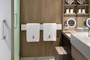 Sunset Sky Suite bathroom, Celebrity Ascent