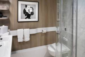 Aqua Class Stateroom, Bathroom, Celebrity Beyond