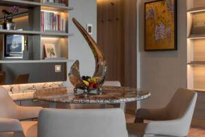 Grand Suite Dining, Silver Ray