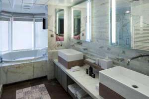 Penthouse Suite Bathroom (PS), Celebrity Cruises