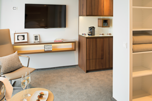 Owner's One Bedroom Suite, Emerald Destiny