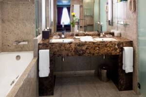 Ocean View Suite, Bathroom, Seabourn Quest