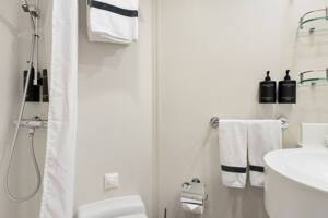 Arctic Superior (U) Bathroom, MS Fram, HX