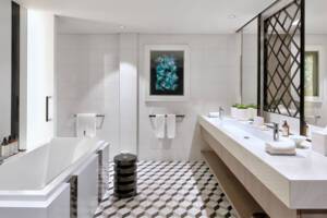 Royal Suite, Bathroom, Celebrity Beyond