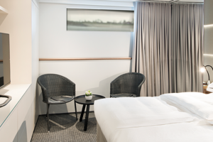 Emerald Stateroom, Emerald Destiny