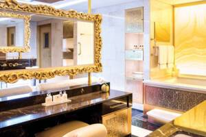 Regent Suite Bathroom, Seven Seas Explorer