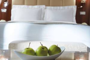 Penthouse Suite bedroom, Seven Seas Voyager