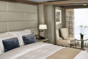 Silver Dawn Panorama Suite Bedroom