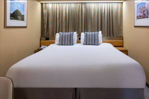 Large Inside Bedroom, Arcadia, P&O Cruises - Image based on an C152, configuration may differ