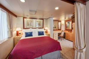 Penthouse Suite Bedroom, Queen Victoria, Cunard