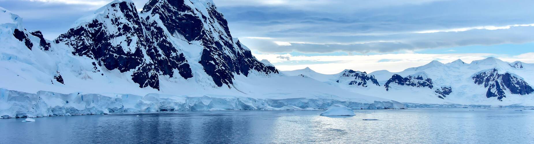 A panoramic view of Elephant Island